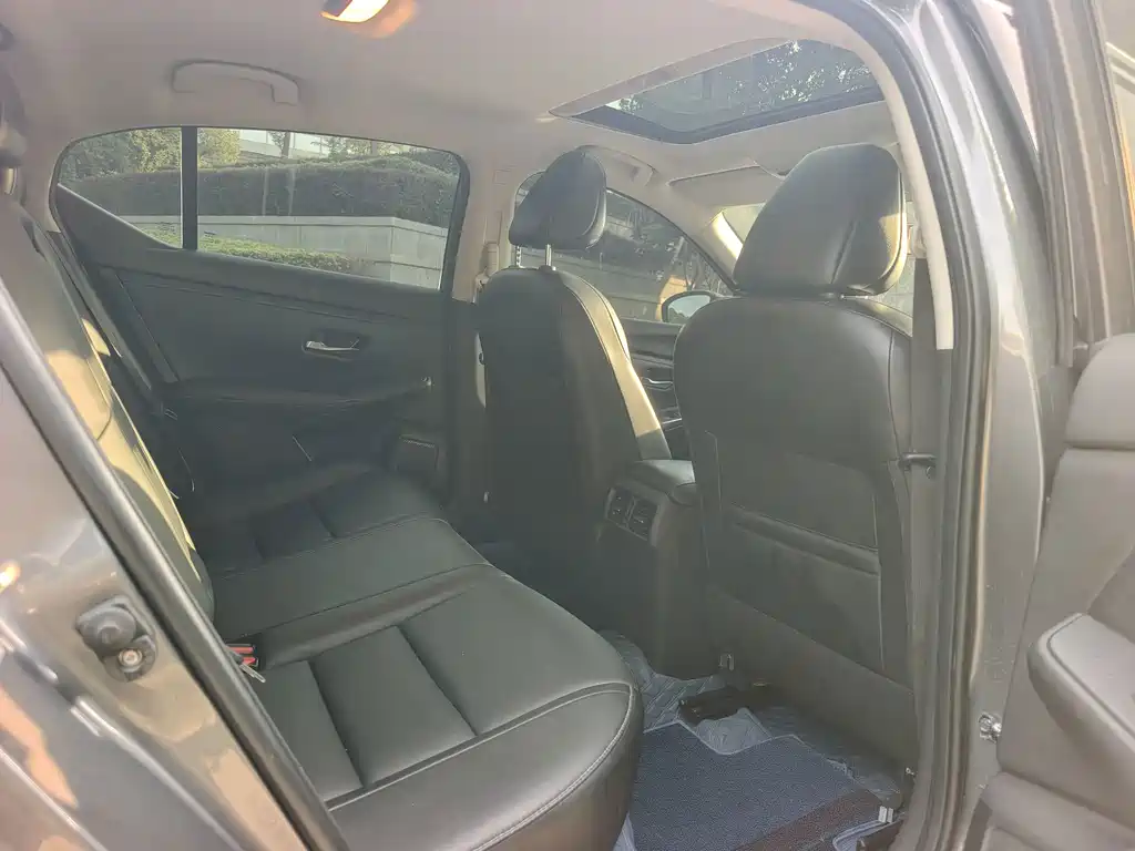 Nissan Sylphy — миниатюра 8