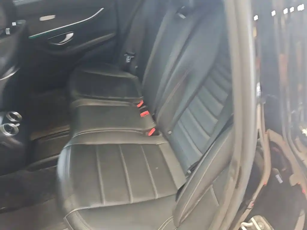 Mercedes-Benz E-Class — миниатюра 17