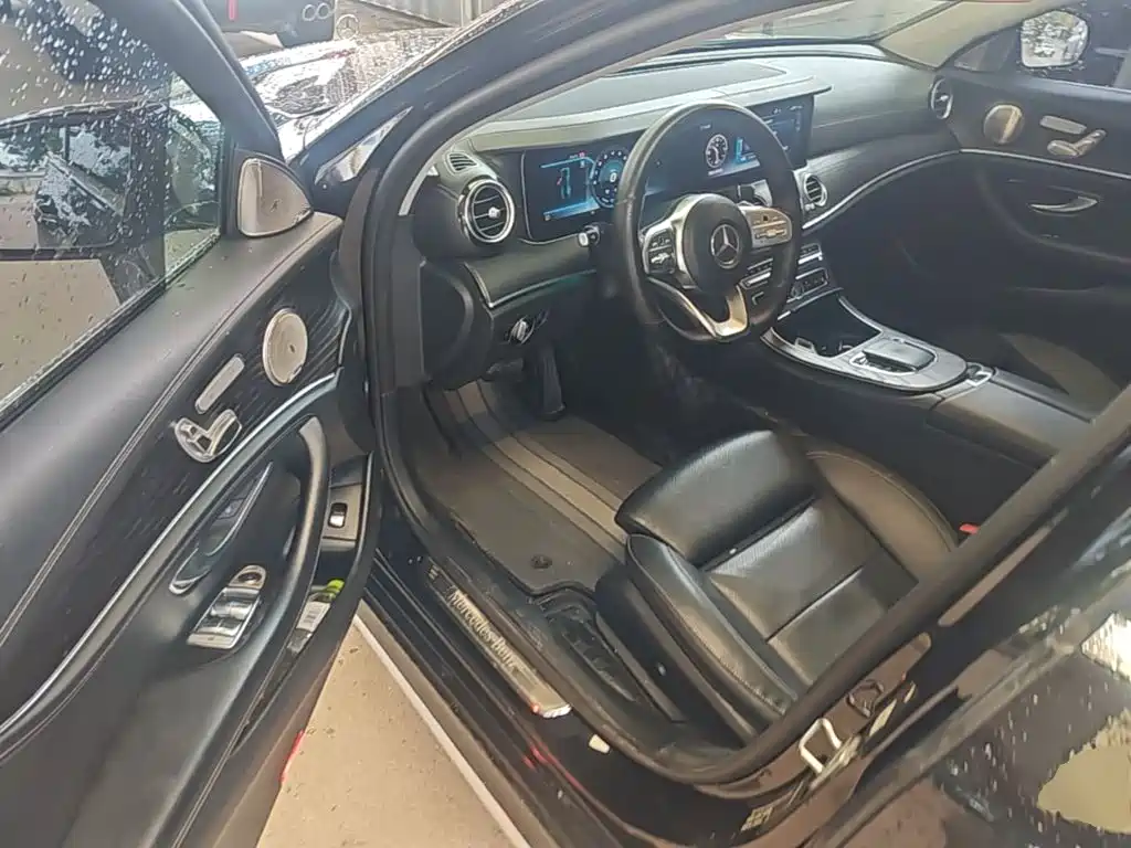 Mercedes-Benz E-Class — миниатюра 16