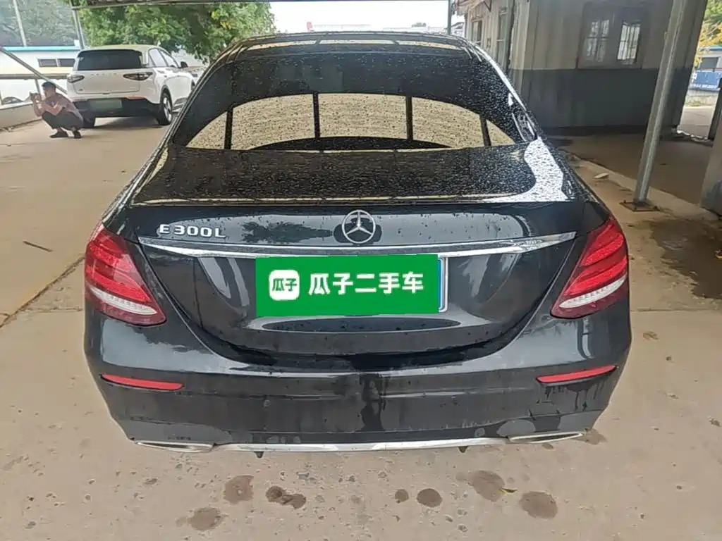 Mercedes-Benz E-Class — миниатюра 6