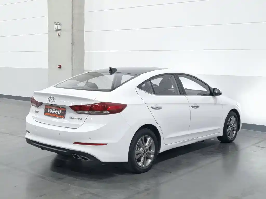 Hyundai Elantra — миниатюра 2