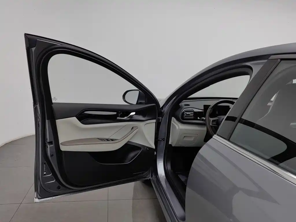 BYD Qin Plus 2023 — фото 8