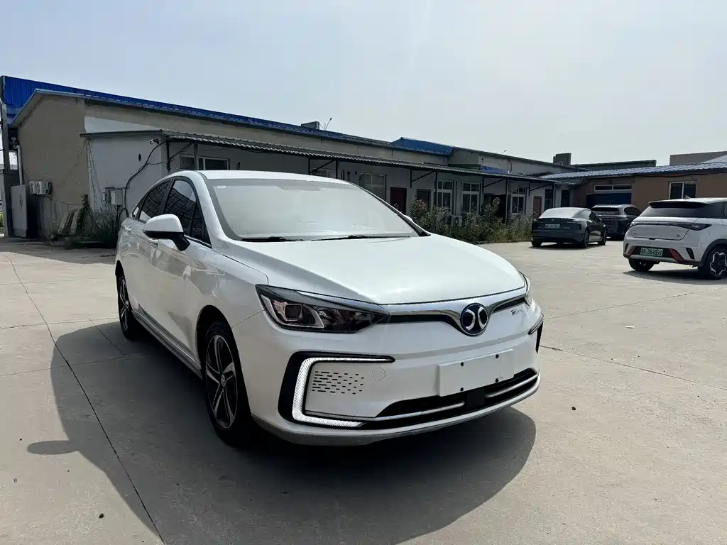 BAIC EU5 — миниатюра 3