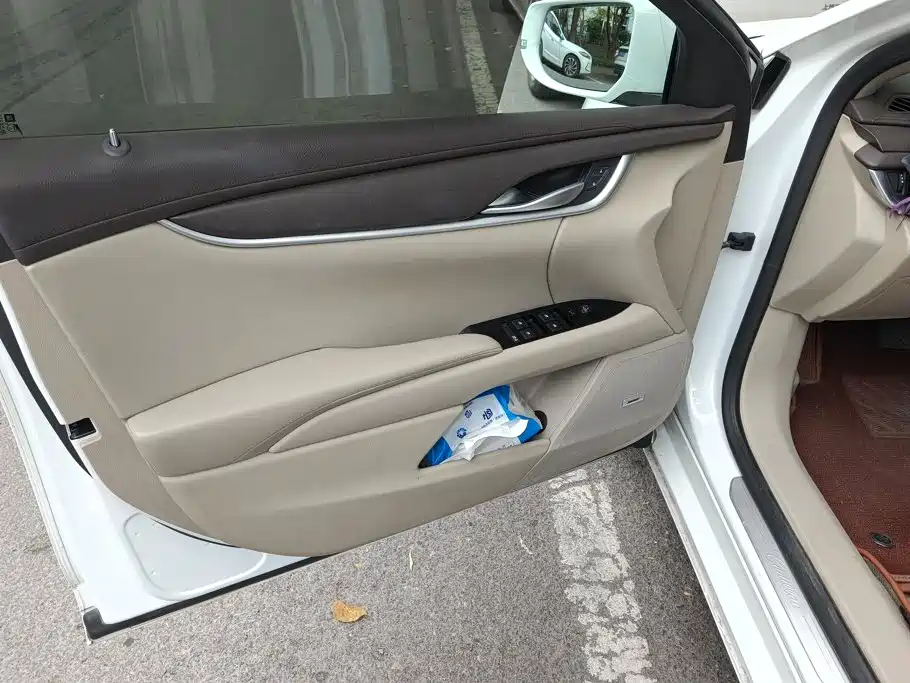 Cadillac XTS — миниатюра 7