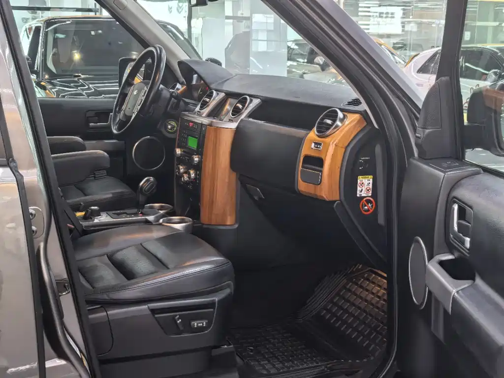 Land Rover Discovery — миниатюра 6