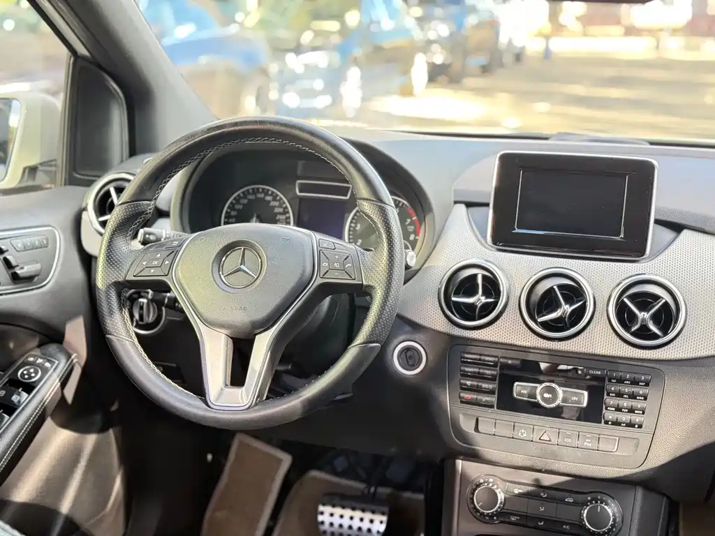 Mercedes-Benz B-Class — миниатюра 19