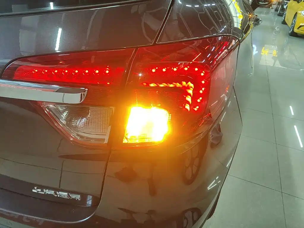 Buick Envision Plus — миниатюра 8