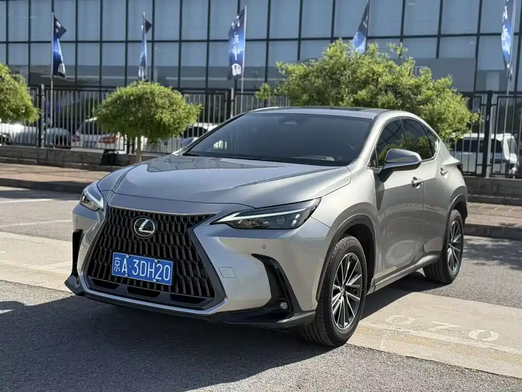 Lexus NX 2023