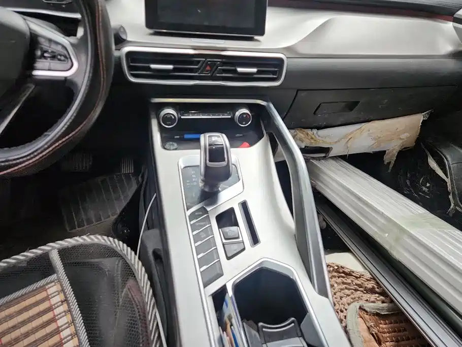 Geely Binyue — миниатюра 16