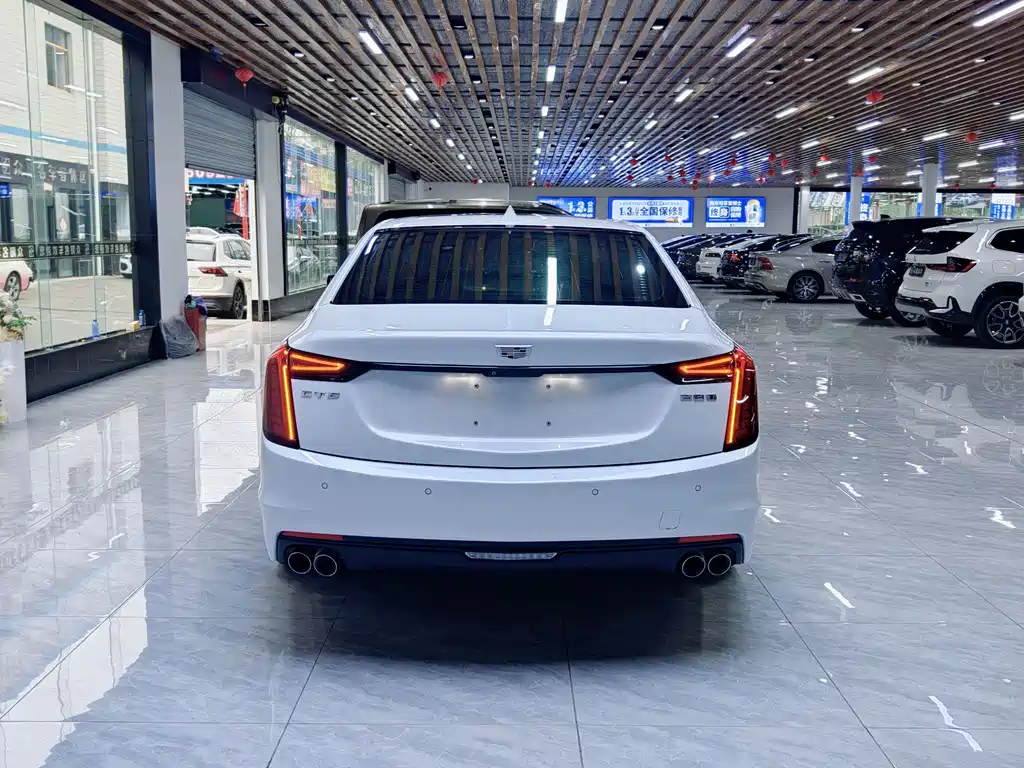 CADILLAC CT6