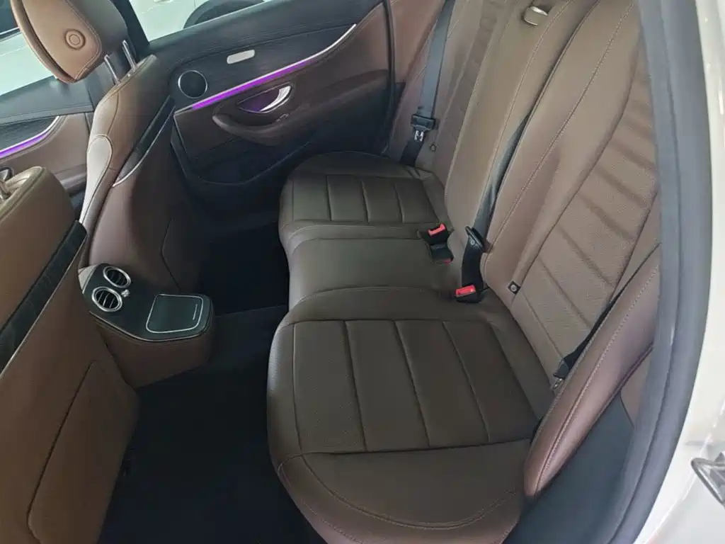 Mercedes-Benz E-Class — миниатюра 17