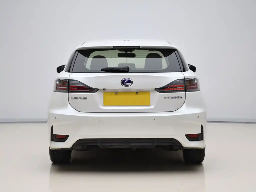 Lexus CT — миниатюра 5