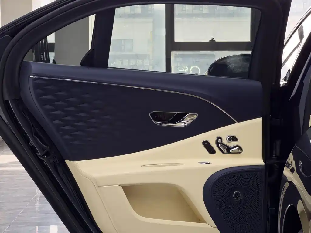 Bentley Flying Spur — миниатюра 29