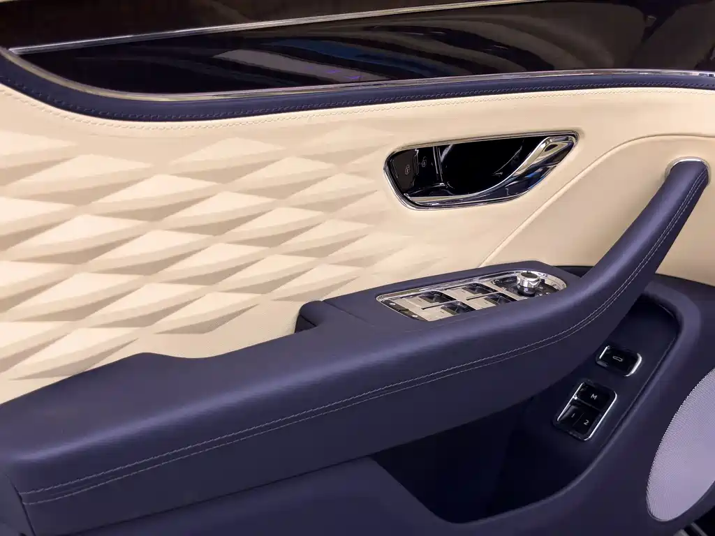 Bentley Flying Spur — миниатюра 11