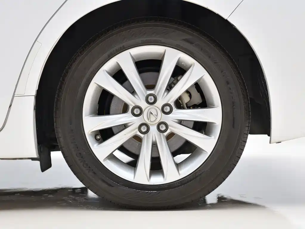 Lexus CT — миниатюра 24