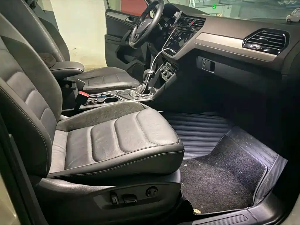 Volkswagen Tiguan L — миниатюра 10