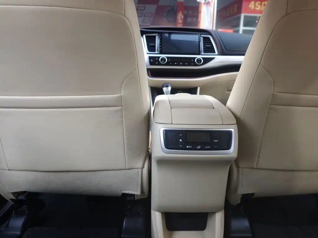 Toyota Highlander — миниатюра 15