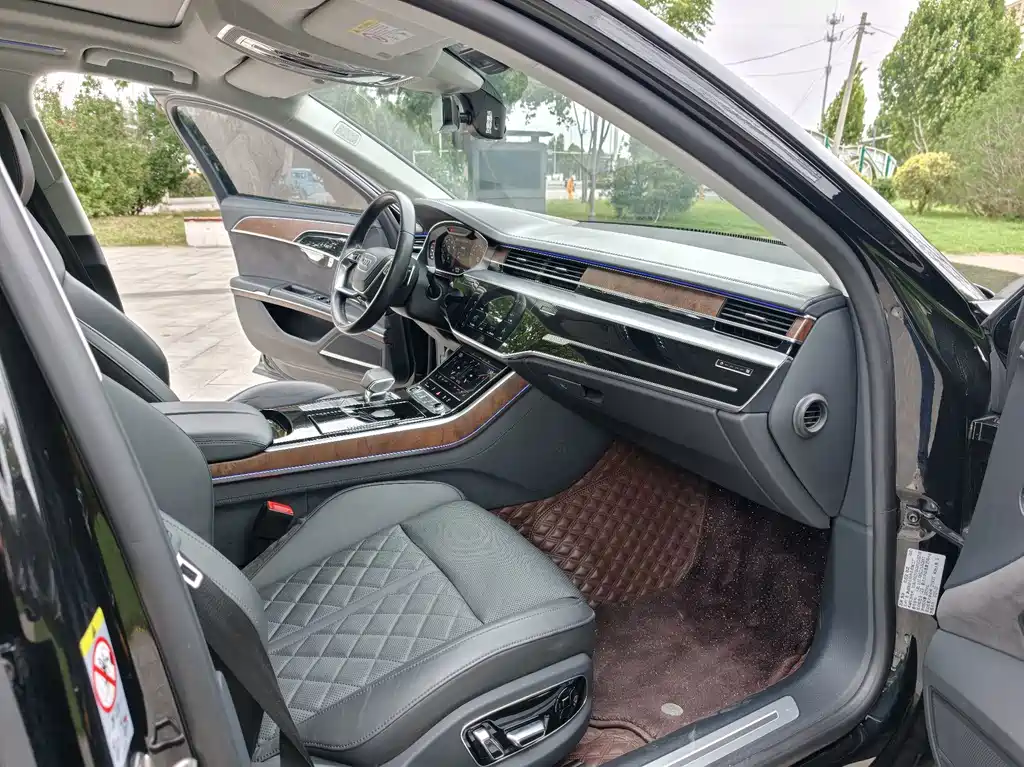 Audi A8 — миниатюра 10
