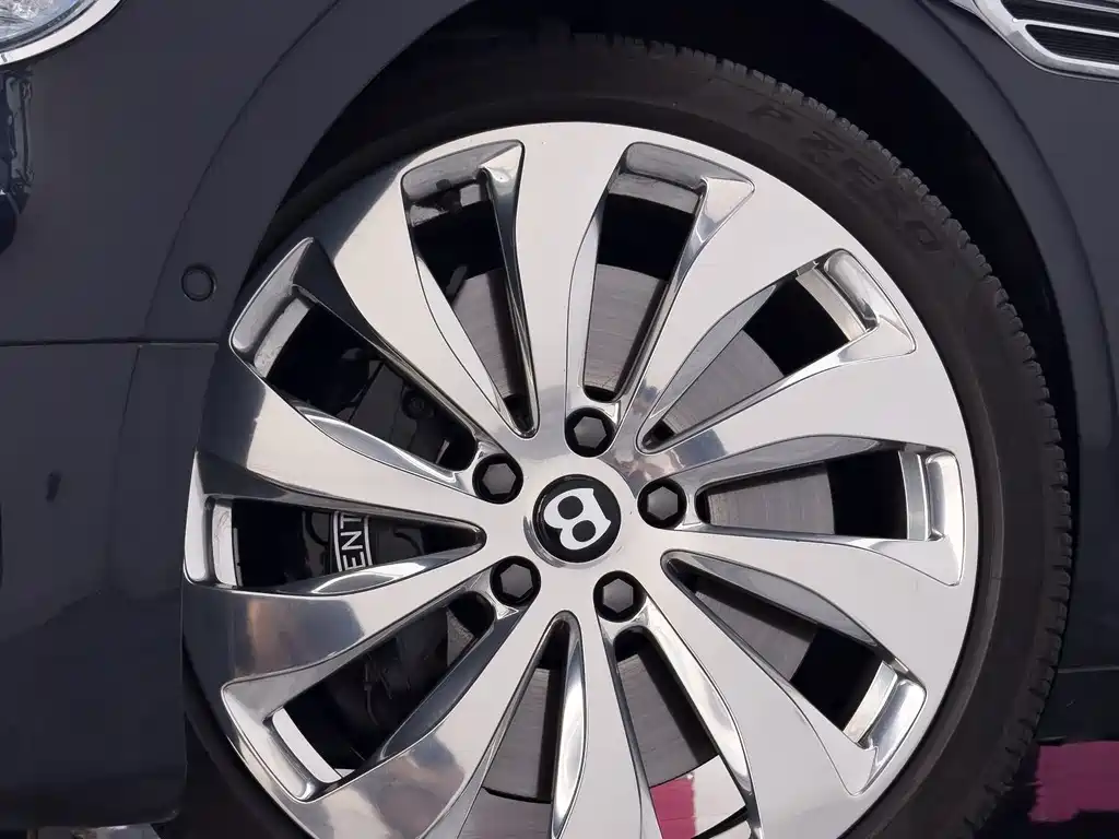 Bentley Flying Spur — миниатюра 8