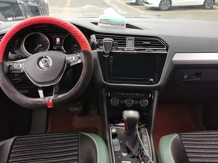 Volkswagen Tiguan L — миниатюра 12