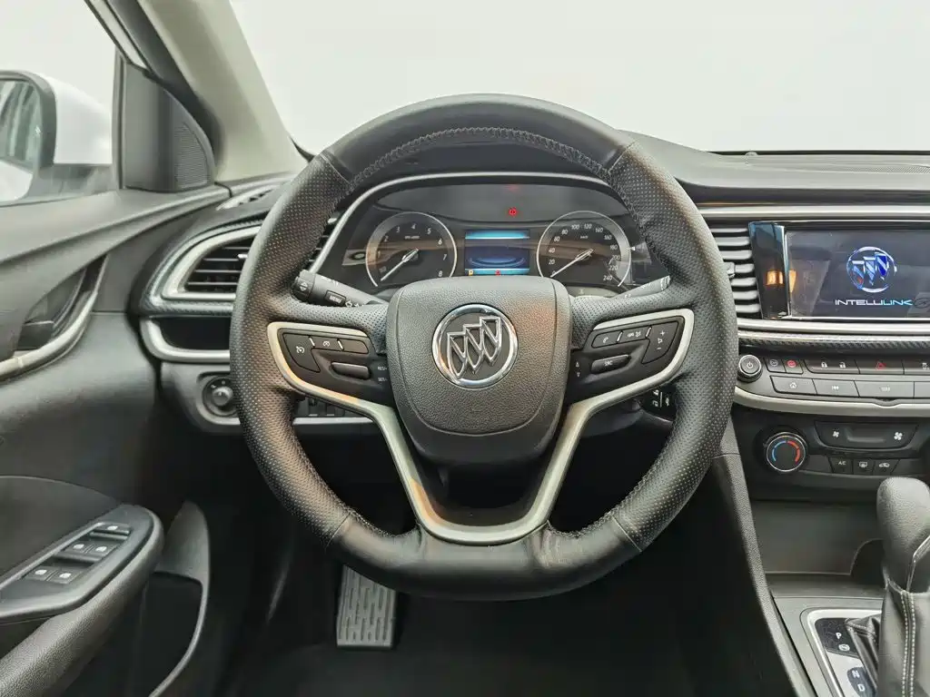 Buick Excelle — миниатюра 11