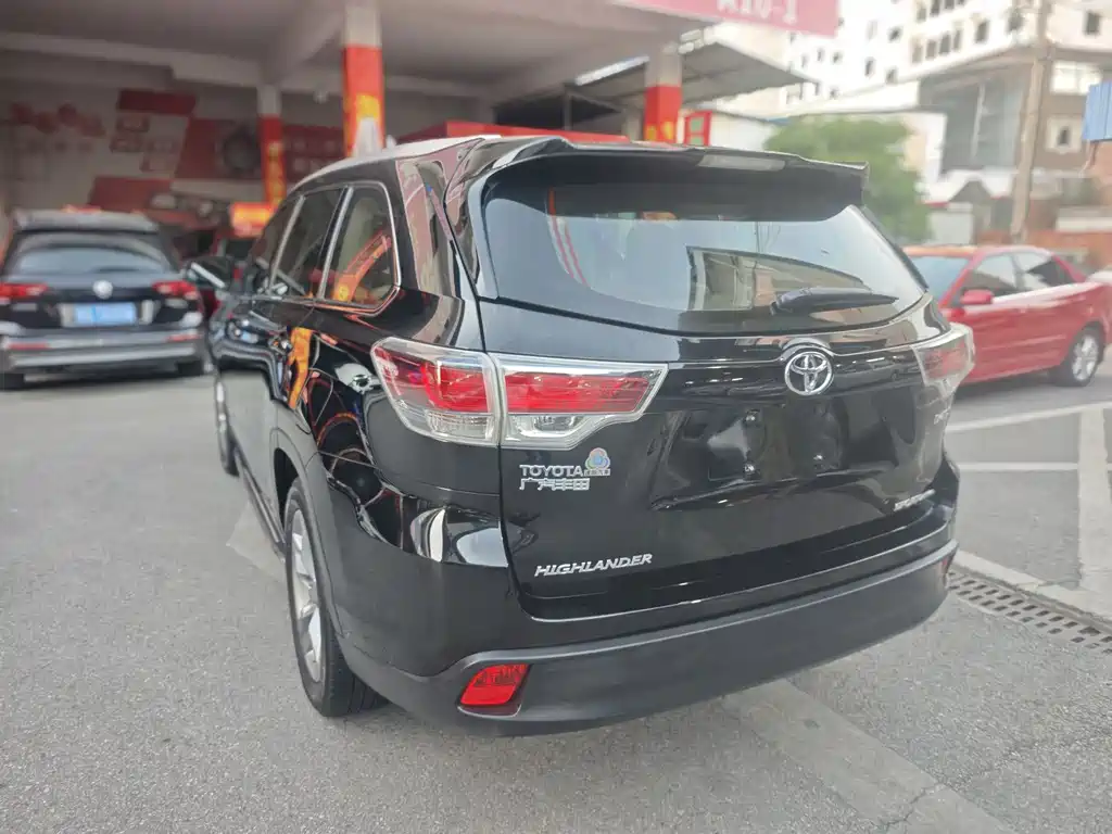 Toyota Highlander — миниатюра 7
