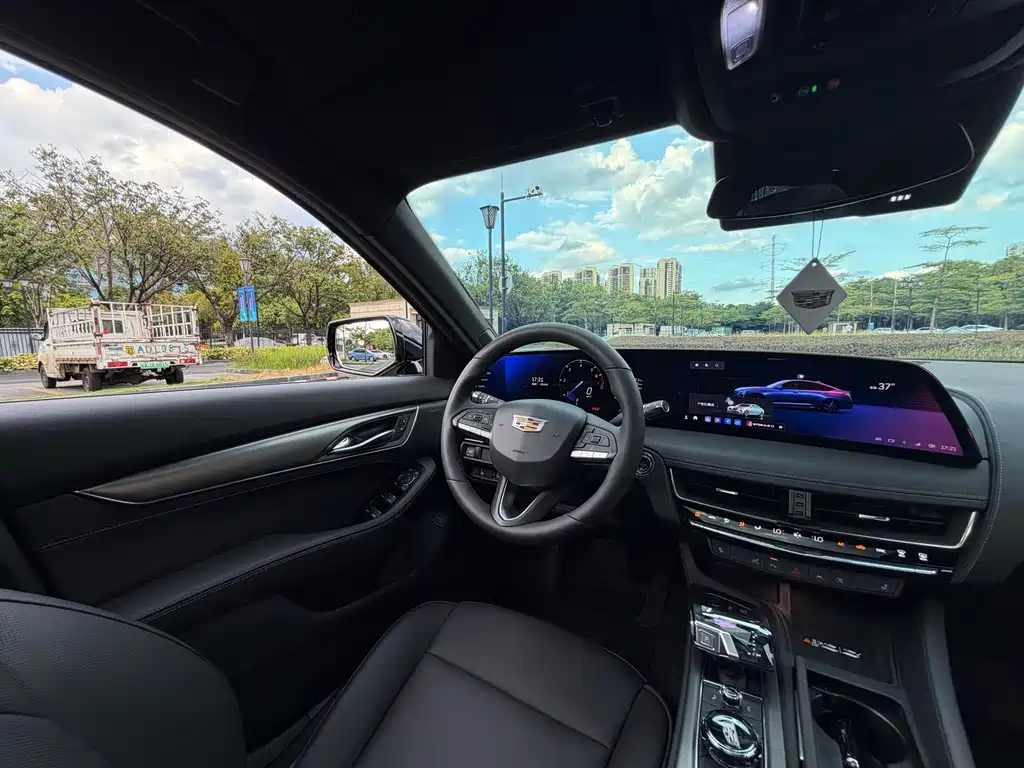 Cadillac CT5 — миниатюра 14