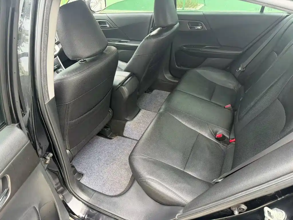 Honda Accord — миниатюра 8