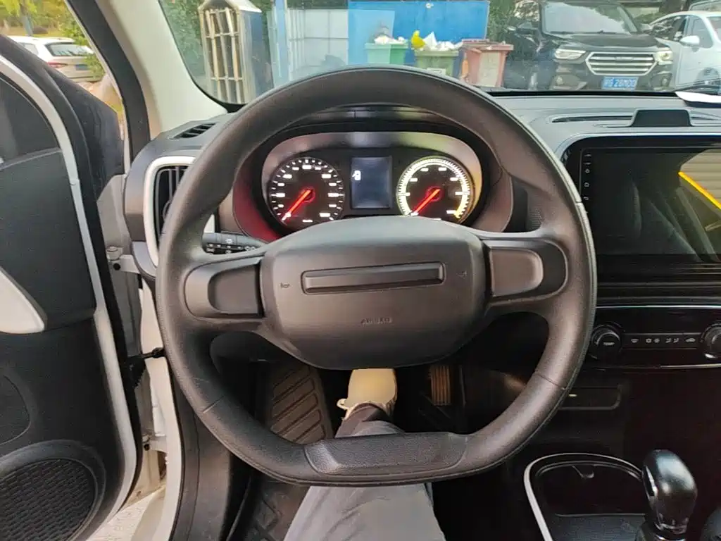 Roewe Clever — миниатюра 11