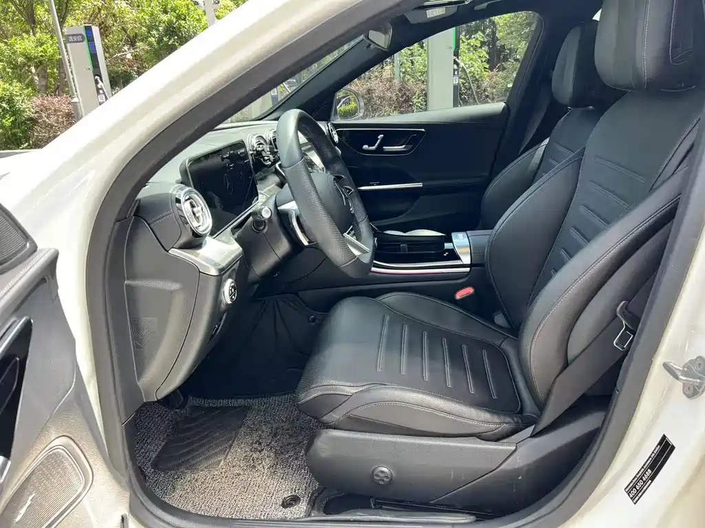 Mercedes-Benz C-Class — миниатюра 10