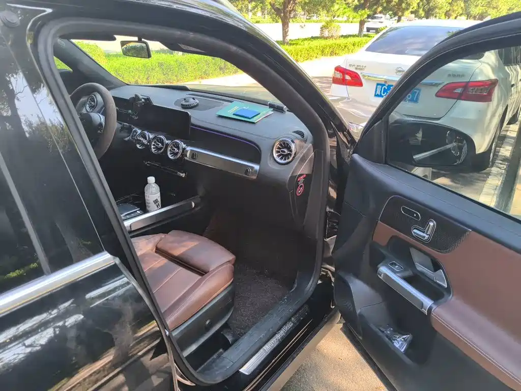 Mercedes-Benz GLB — миниатюра 19