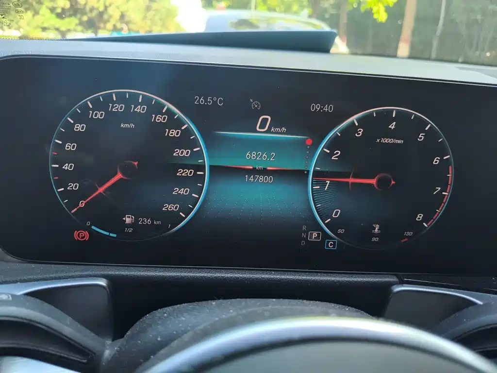 Mercedes-Benz GLB — миниатюра 7