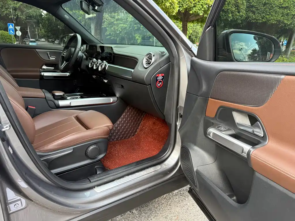 Mercedes-Benz GLB — миниатюра 12