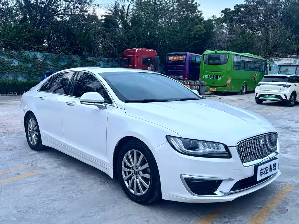Lincoln MKZ — миниатюра 2