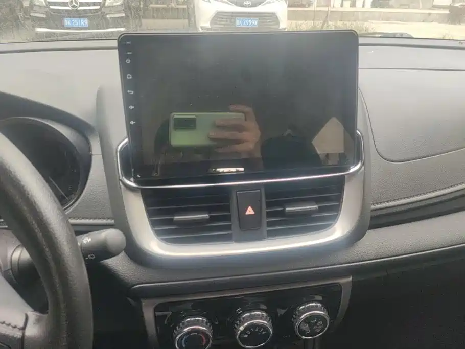 Toyota Yaris L — миниатюра 13