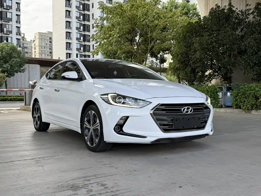 Hyundai Elantra — миниатюра 4