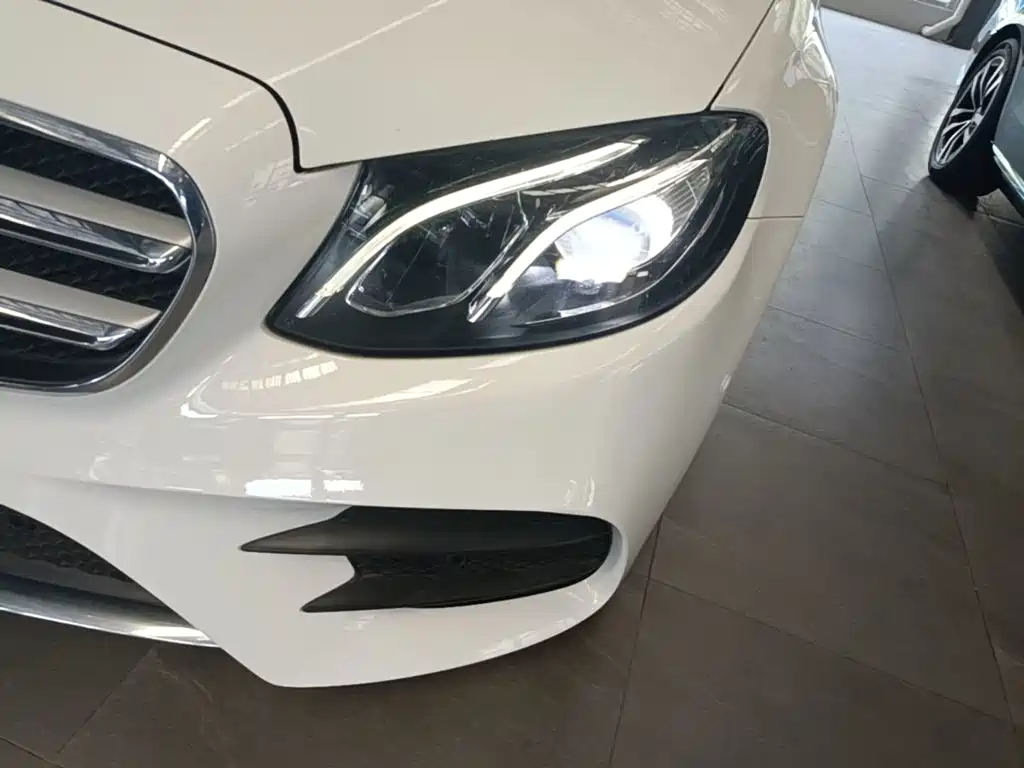 Mercedes-Benz E-Class — миниатюра 24
