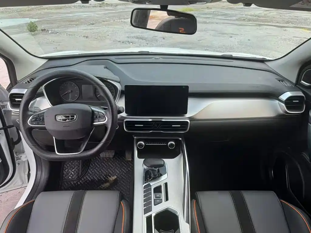 Geely Binyue — миниатюра 13