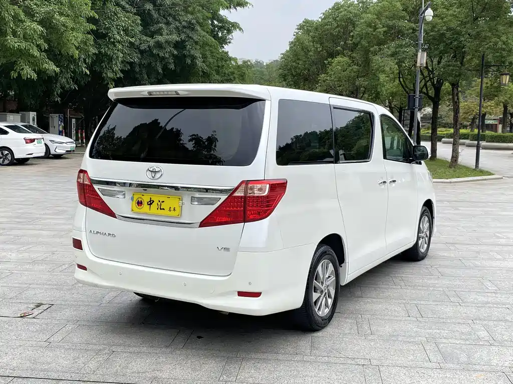 Toyota Alphard 2011 3.5L Luxury