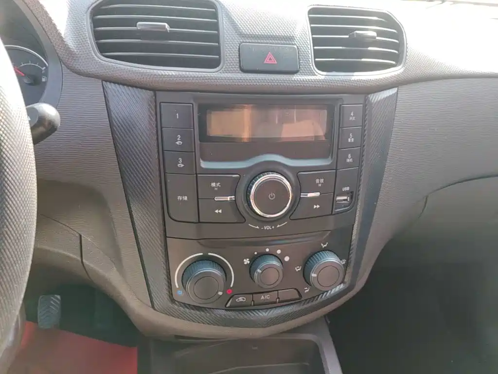 Wuling Hongguang — миниатюра 13