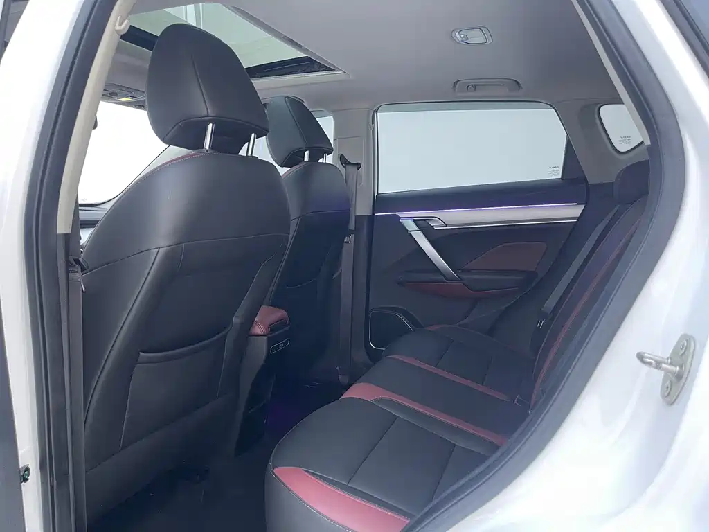Geely Binyue — миниатюра 8
