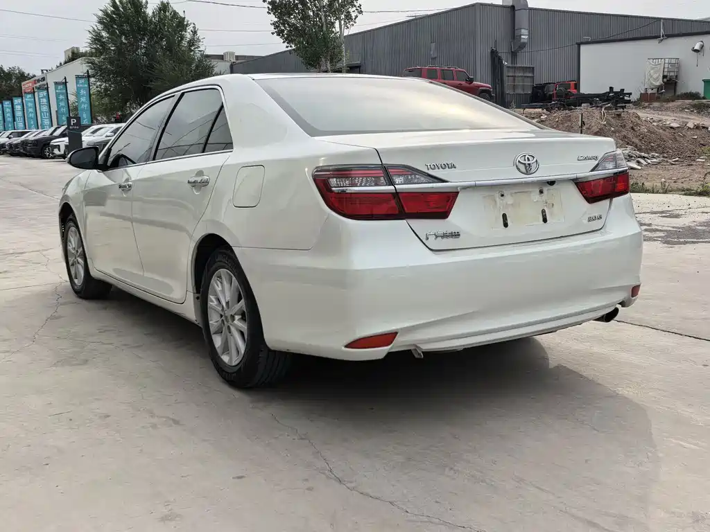 TOYOTA CAMRY