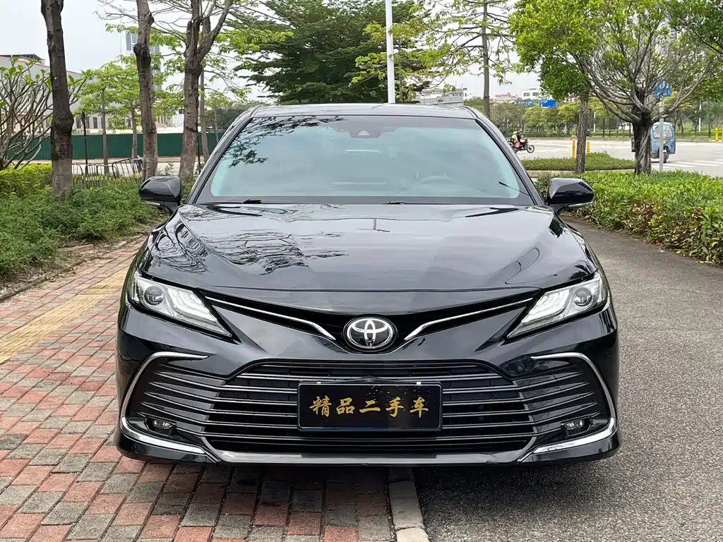 Toyota Camry 2023 2.0G Luxury