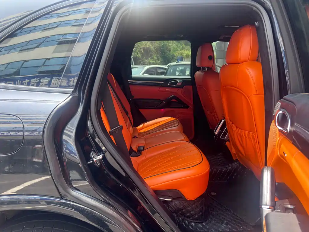 Porsche Cayenne — миниатюра 11