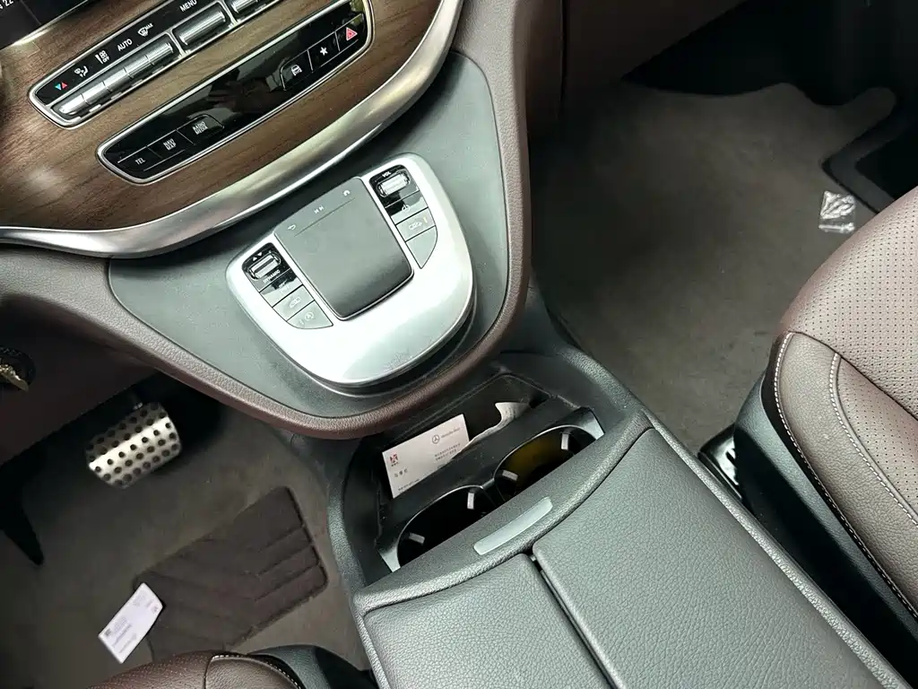 Mercedes-Benz V-Class — миниатюра 18