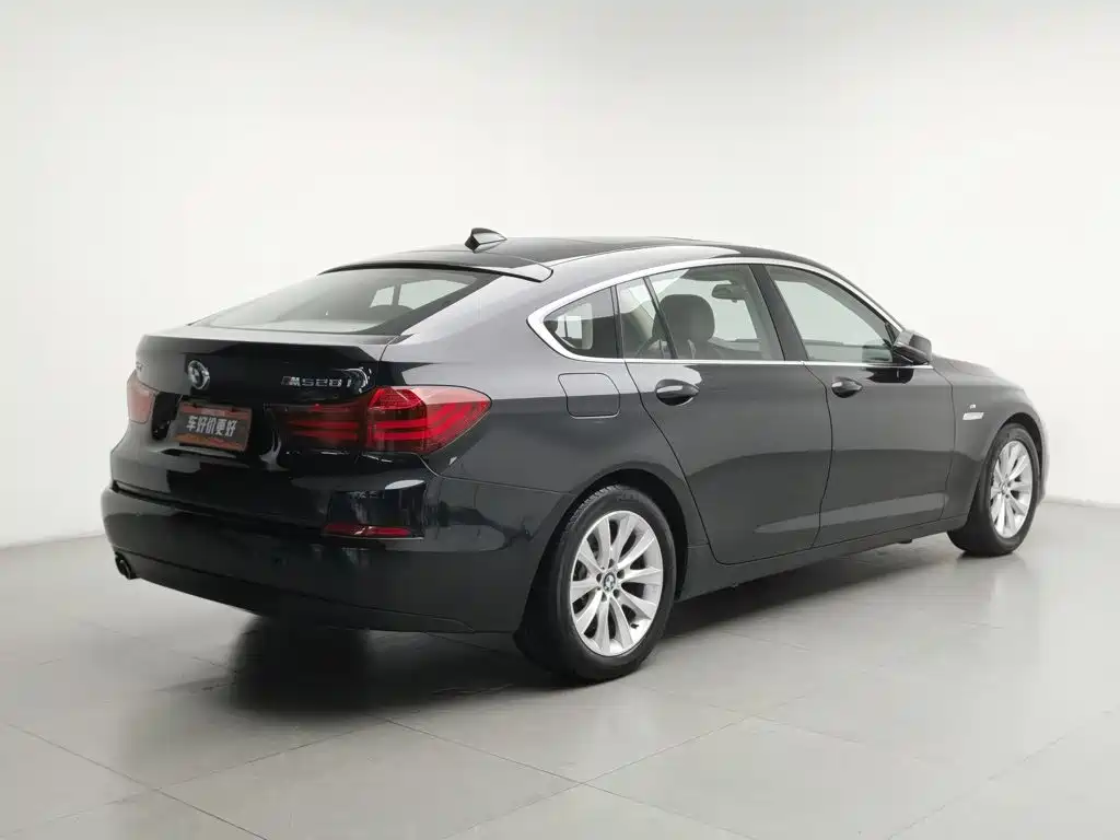 BMW 5 Series GT — миниатюра 2