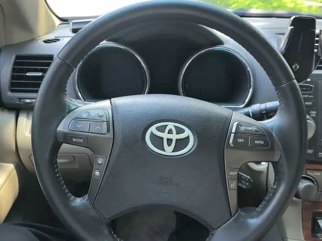 Toyota Highlander — миниатюра 7