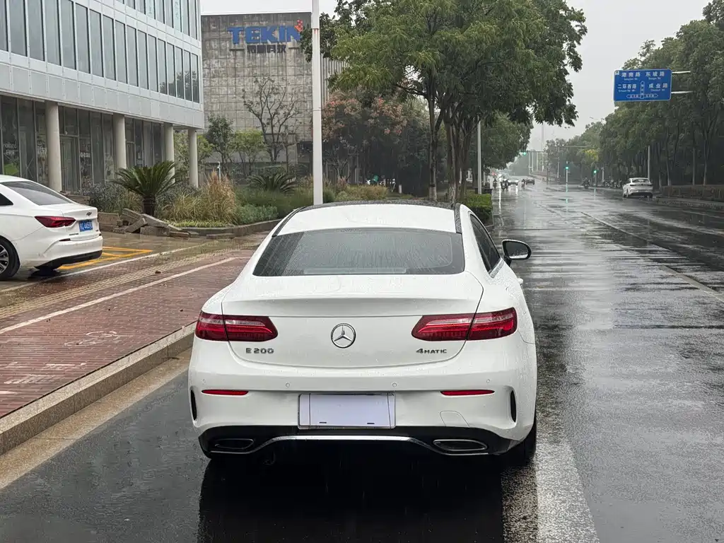 Mercedes-Benz E-Class (Import) — миниатюра 5