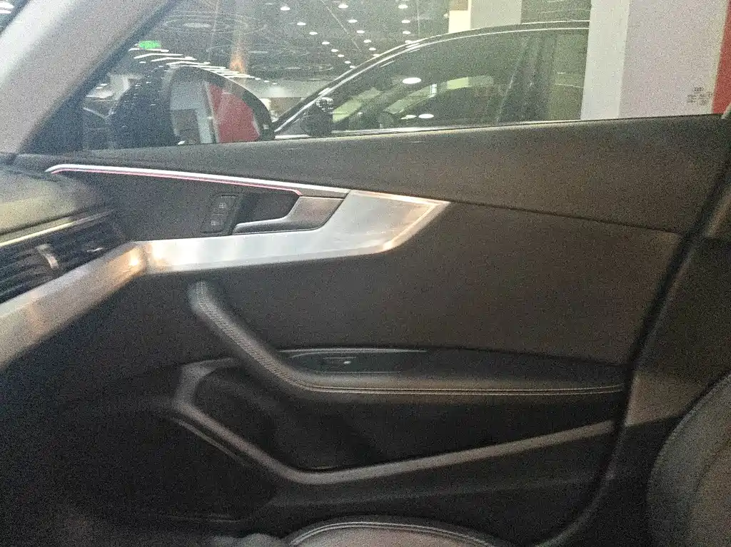 Audi A4L — миниатюра 8