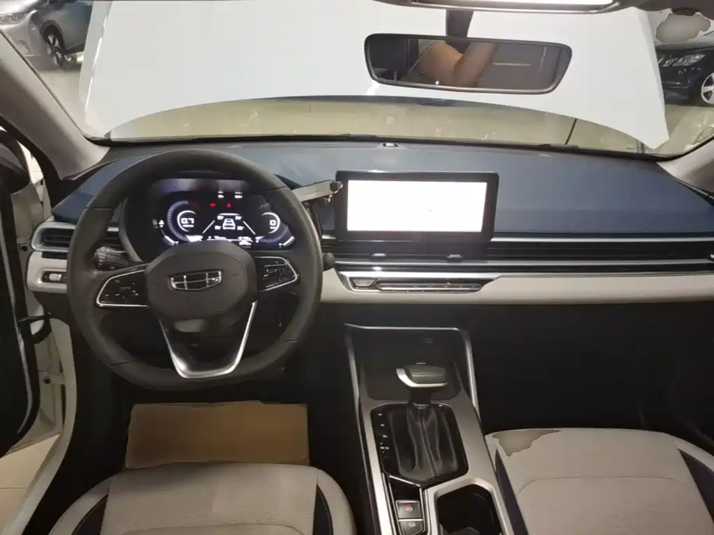 Geely Emgrand — миниатюра 10